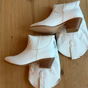 Billini White Embroidered Urson Heeled Cowboy Boots